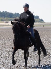 Gabriele & Svartur​ Happy Horse Owner